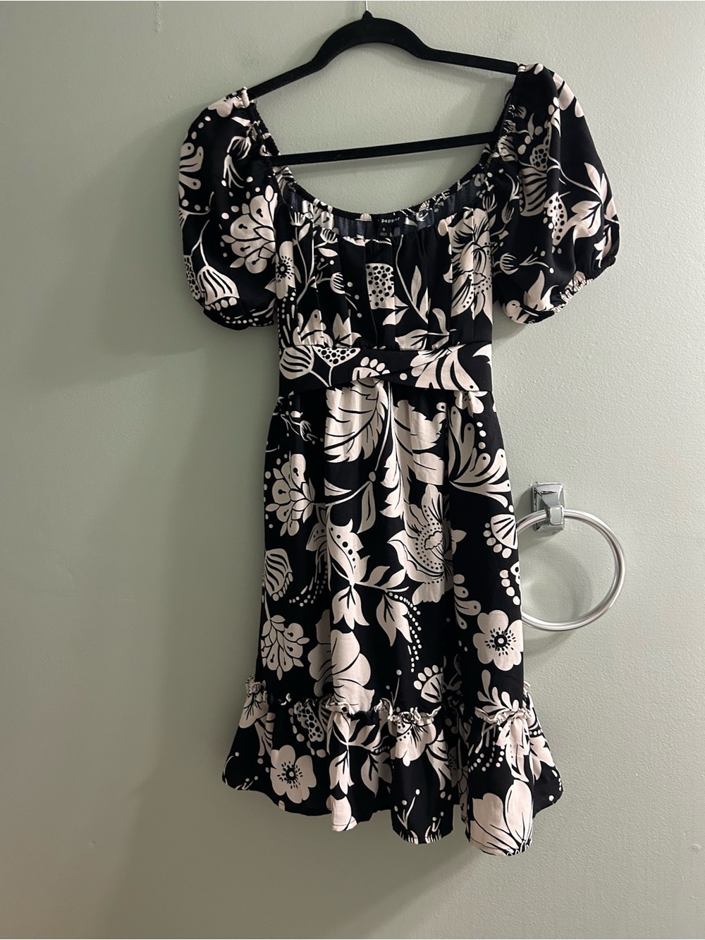 NWT Blu Pepper Women's Pleat Bust Puff Sleeve Mini Dress - Picture 6 of 7